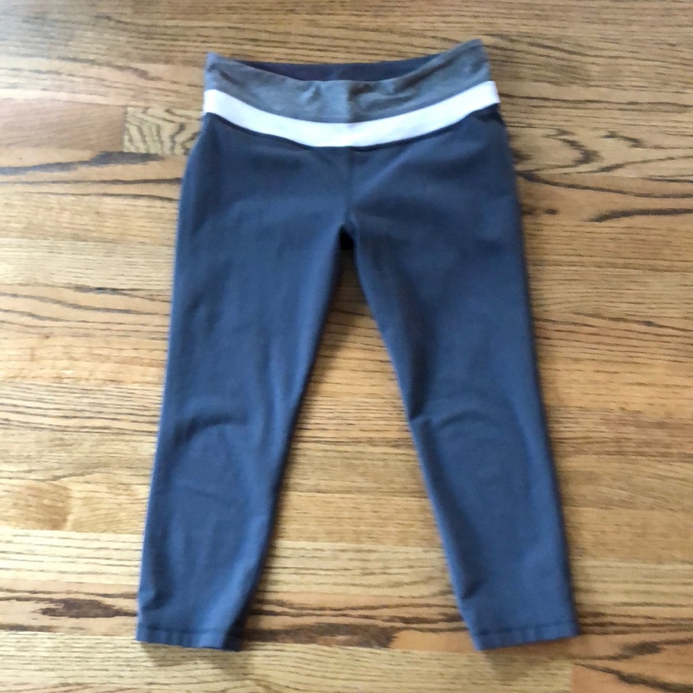 Reversible lululemon crops!